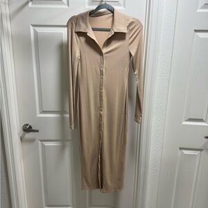 Beige Ribbed Collared Button-Down Midi Dress – Size M